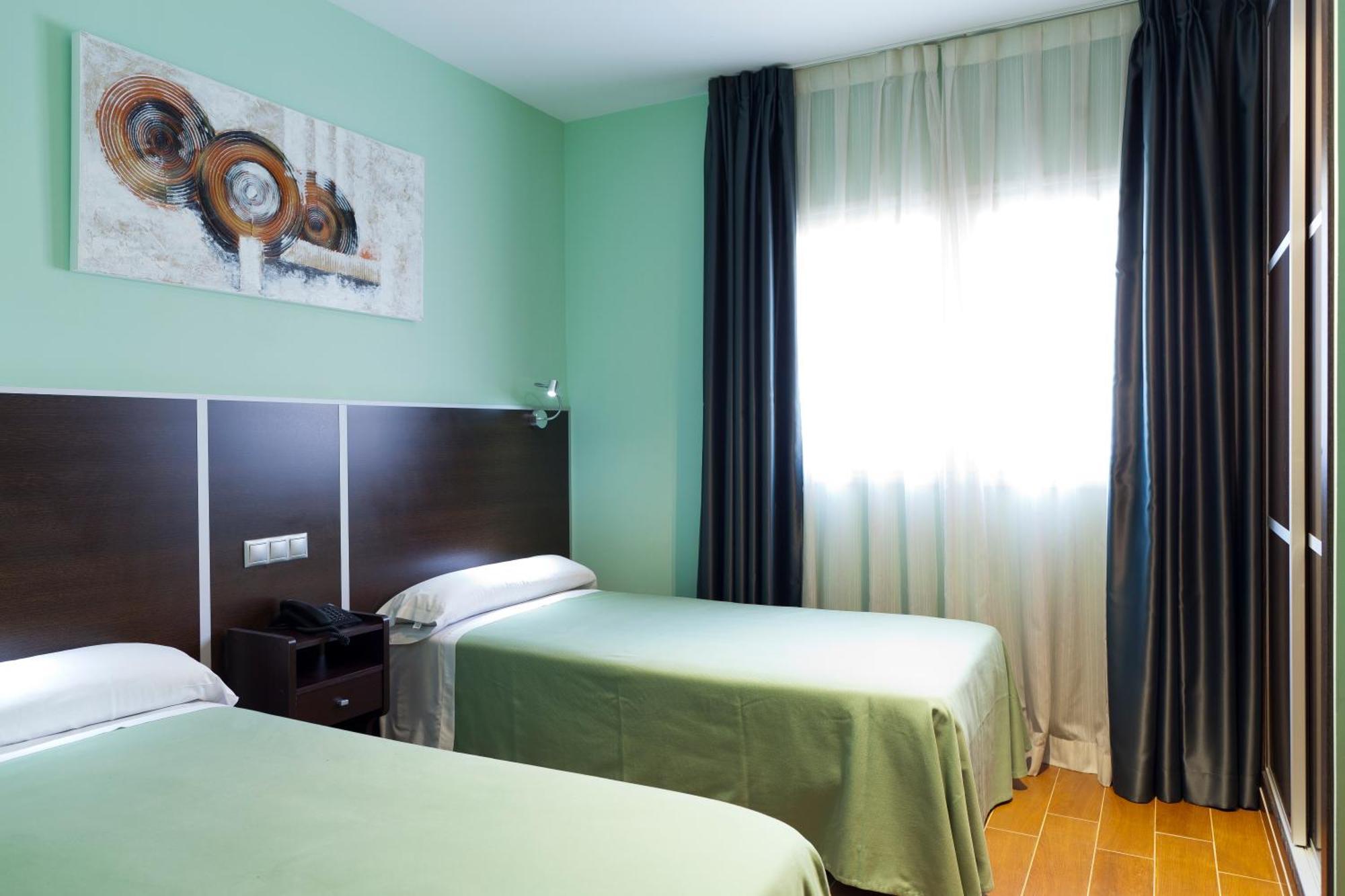 Hostal Avenida Barajas — Fotos 3